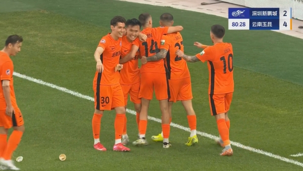 玉昆4-2領(lǐng)先新鵬城！杜加利奇冒頂，徐宏杰得球抽射破門(mén)