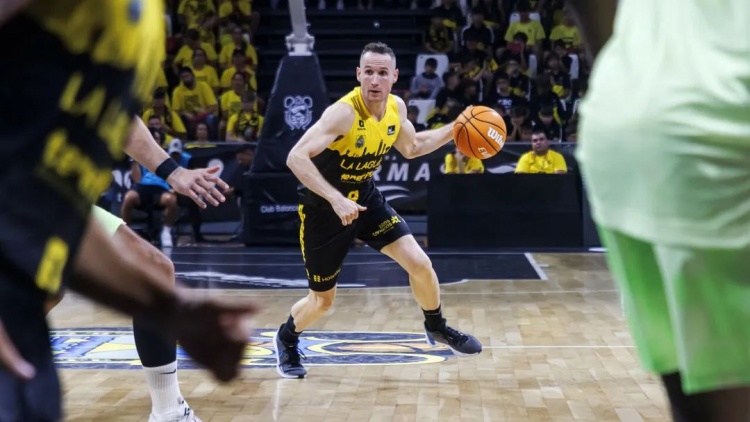 NBA初代老六，42歲進(jìn)入生涯巔峰？！