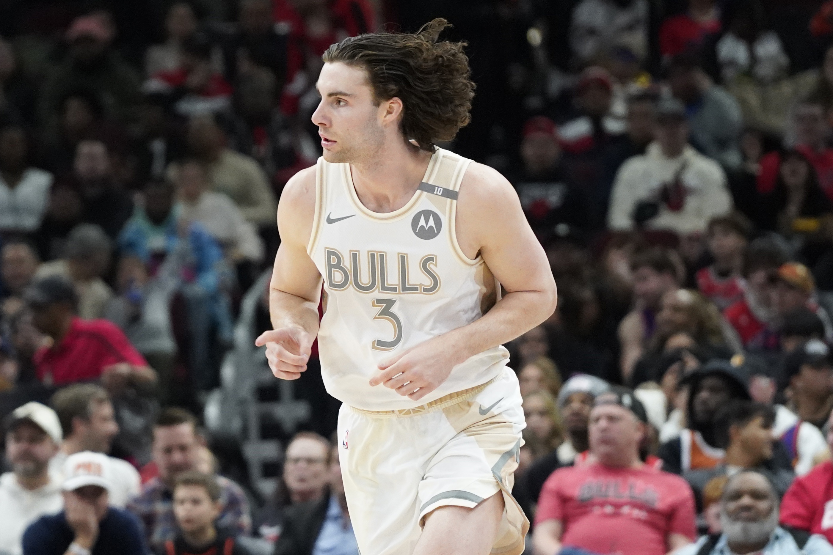 比肩喬詹登約威東魔！基迪最近10場(chǎng)220分96板100助 NBA歷史第8人